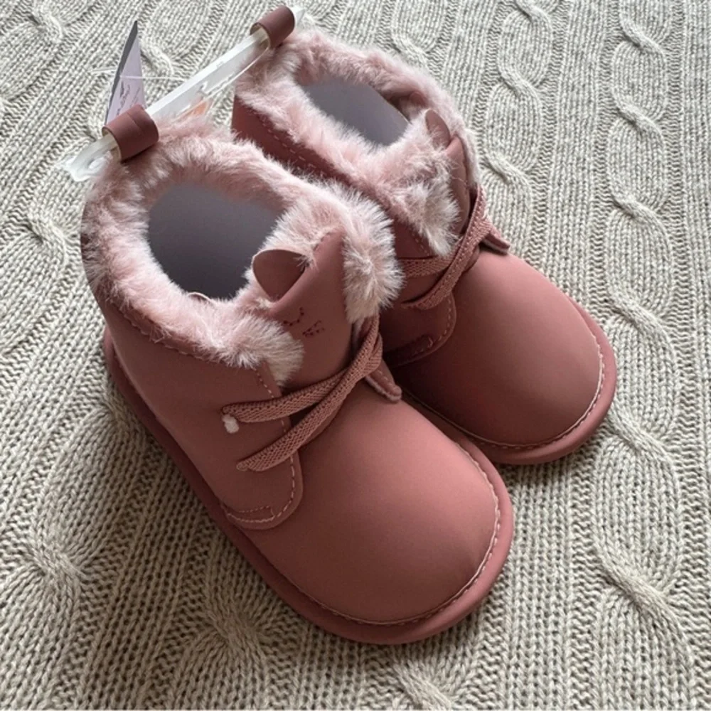 NWT Carter’s Baby Girl Faux Fur Booties, Dusty Pink, Size 4 / 9-12 Months